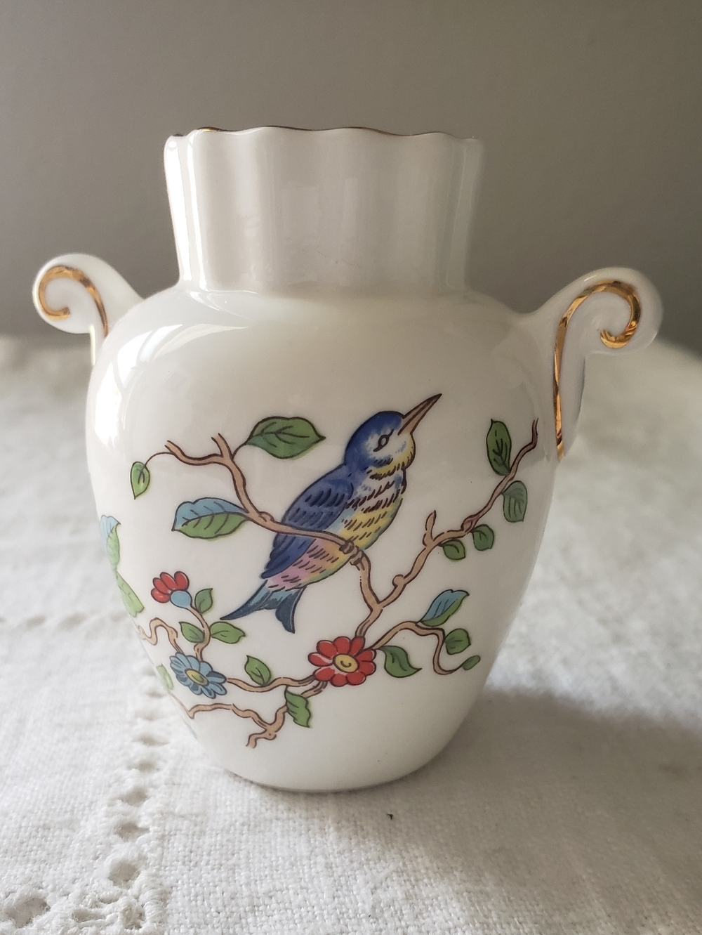 vintage Aynsley Pembroke miniature vase - Picture 3 of 13